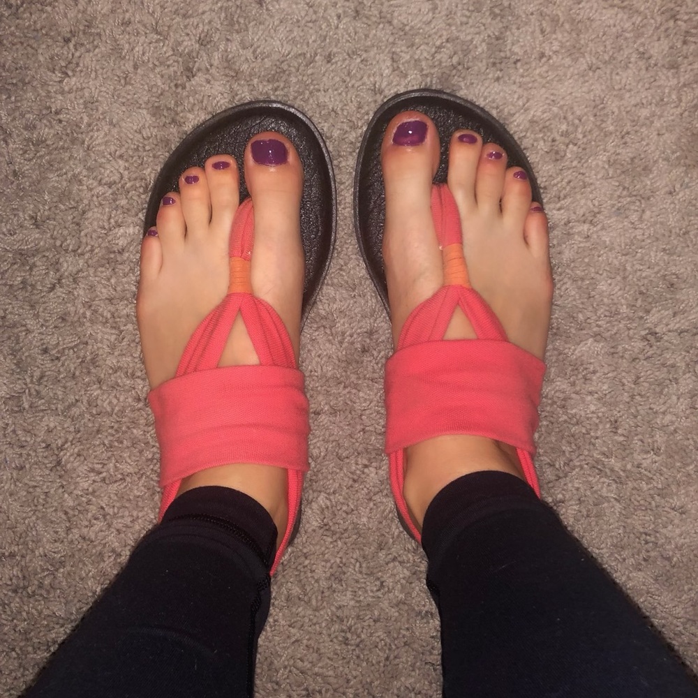 sanuk sandals